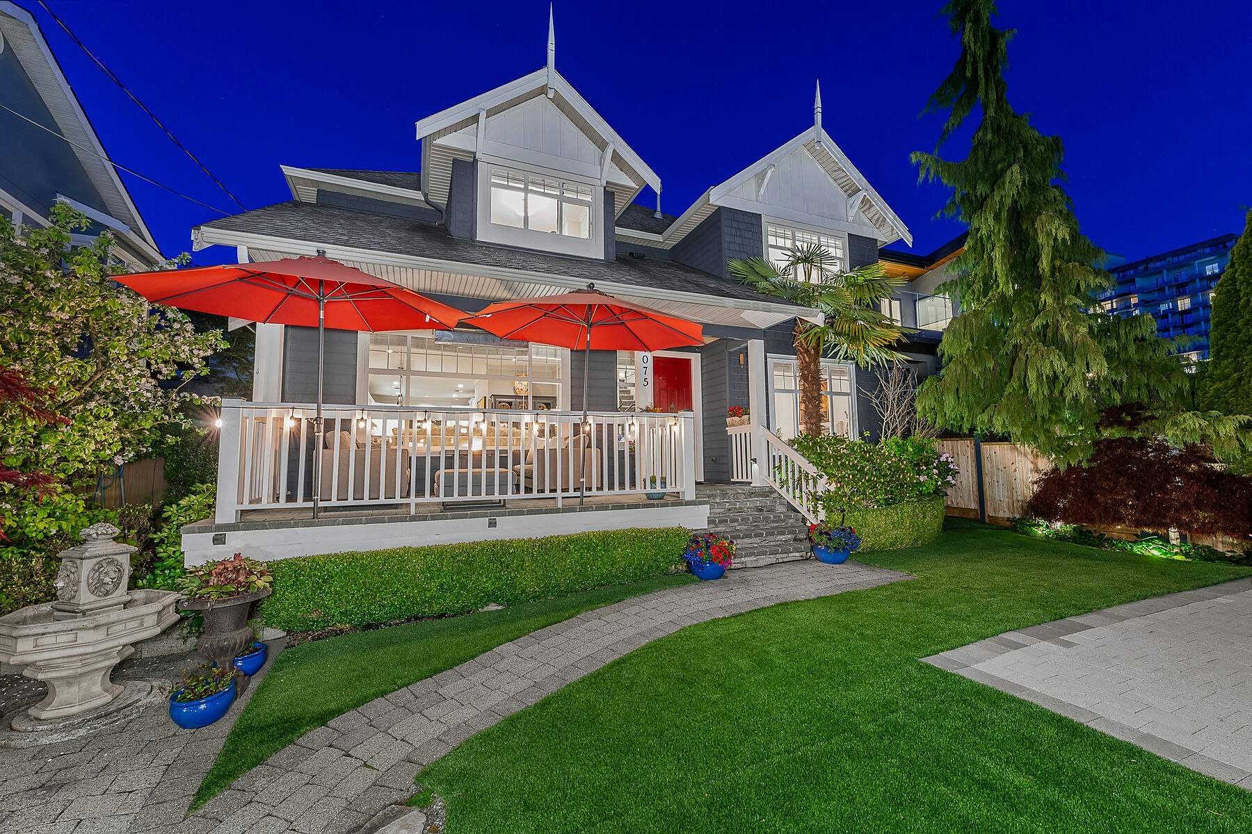 1075 Esplanade Avenue, West Vancouver, BC, V7T 1G2 - 2