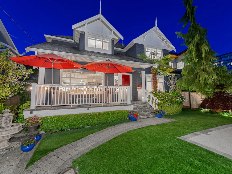 1075 Esplanade Avenue, West Vancouver, BC, V7T 1G2 - 2