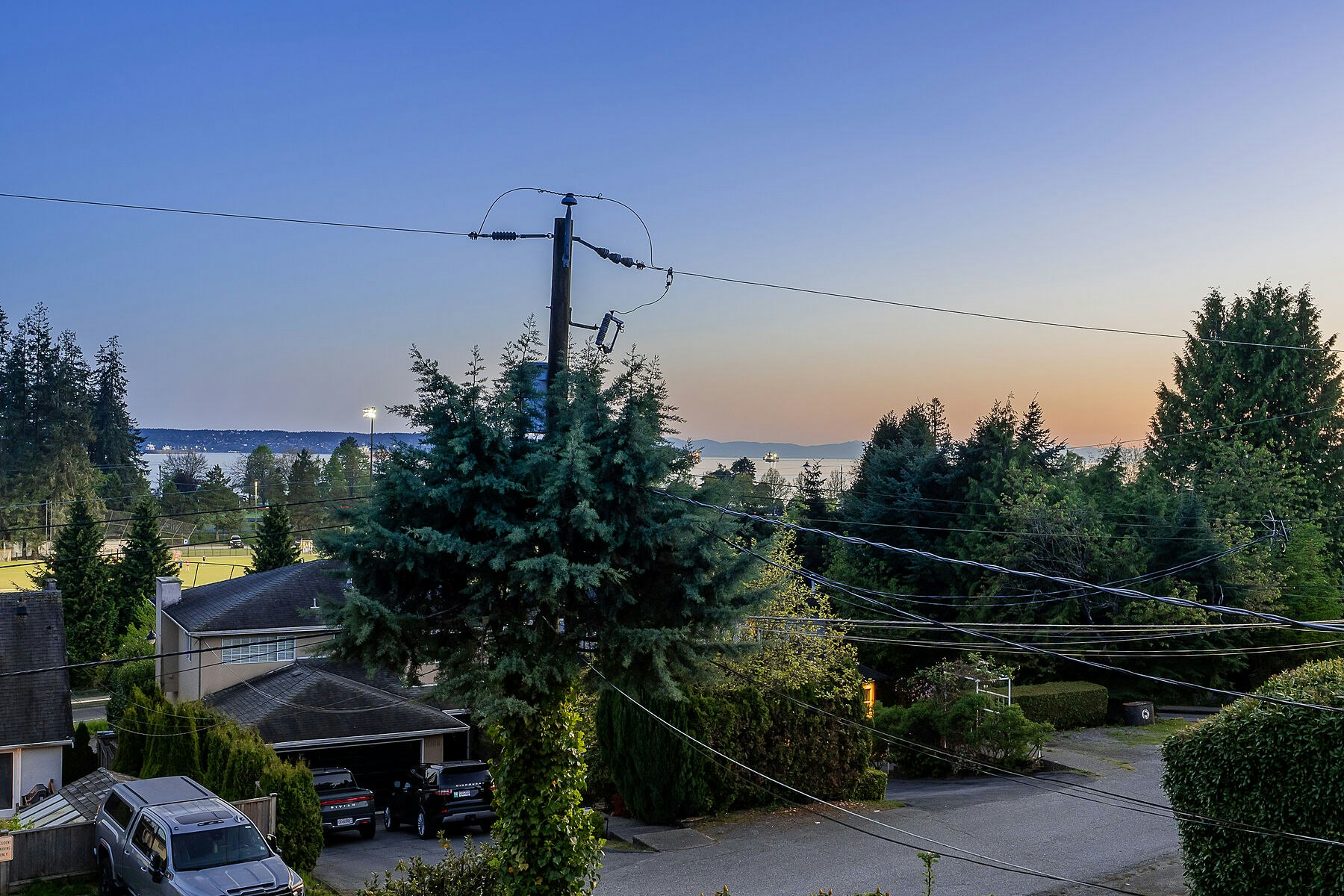 1075 Esplanade Avenue, West Vancouver, BC, V7T 1G2 - 3