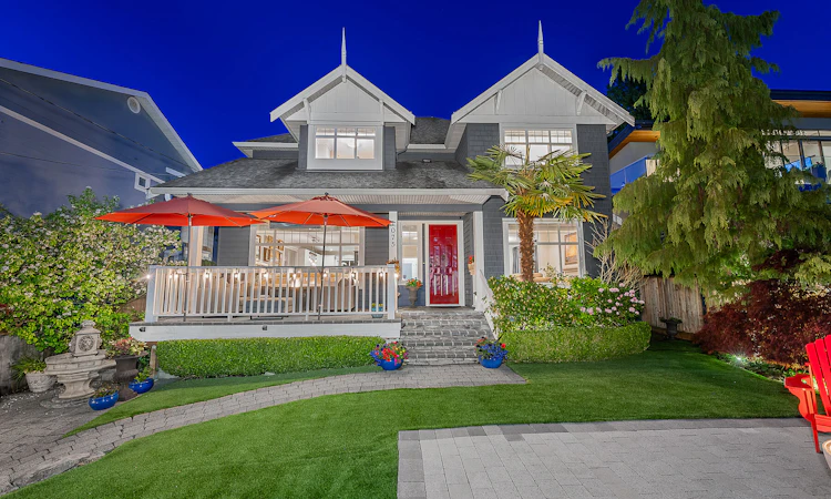 1075 Esplanade Avenue