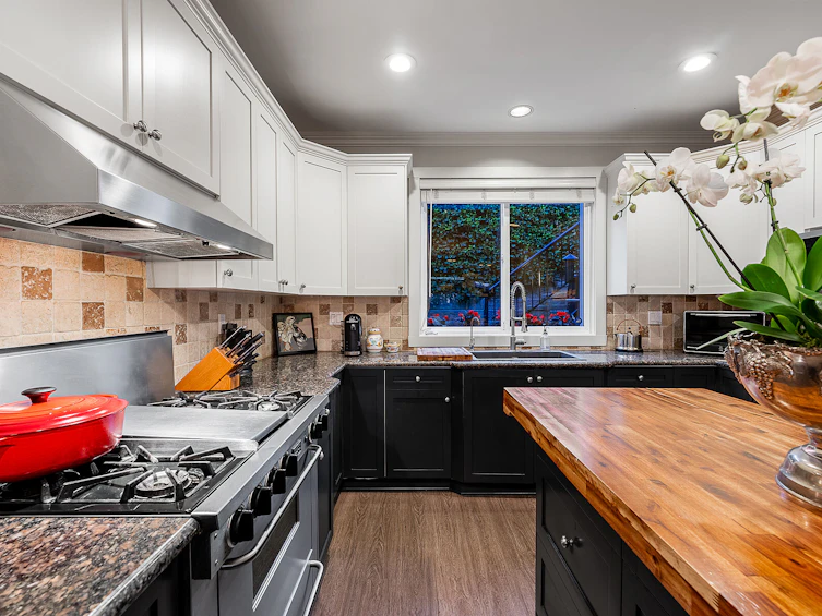1075 Esplanade Avenue, West Vancouver, BC, V7T 1G2 - 11