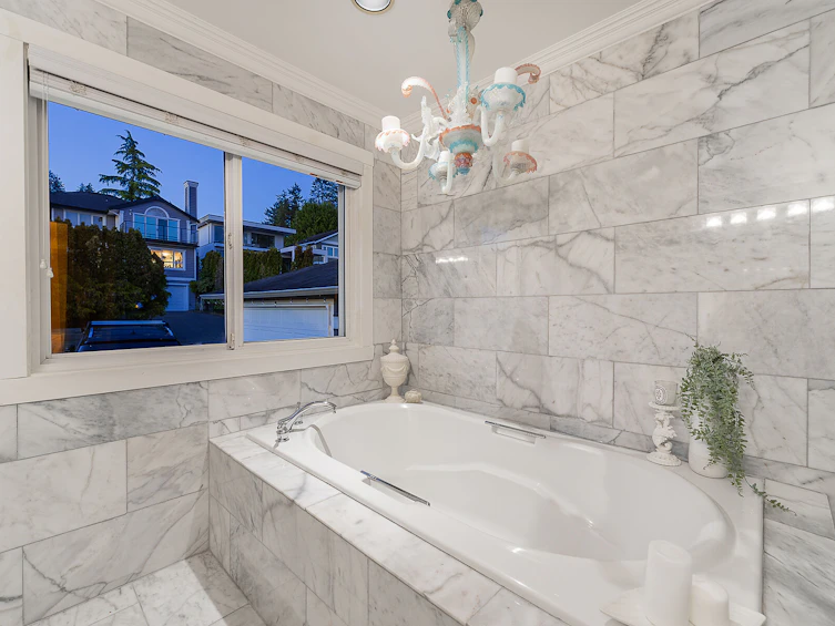 1075 Esplanade Avenue, West Vancouver, BC, V7T 1G2 - 24