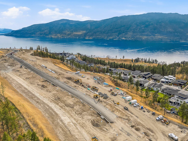 10305 Beacon Hill Drive, Lake Country, BC, V4V 0A9 - 10