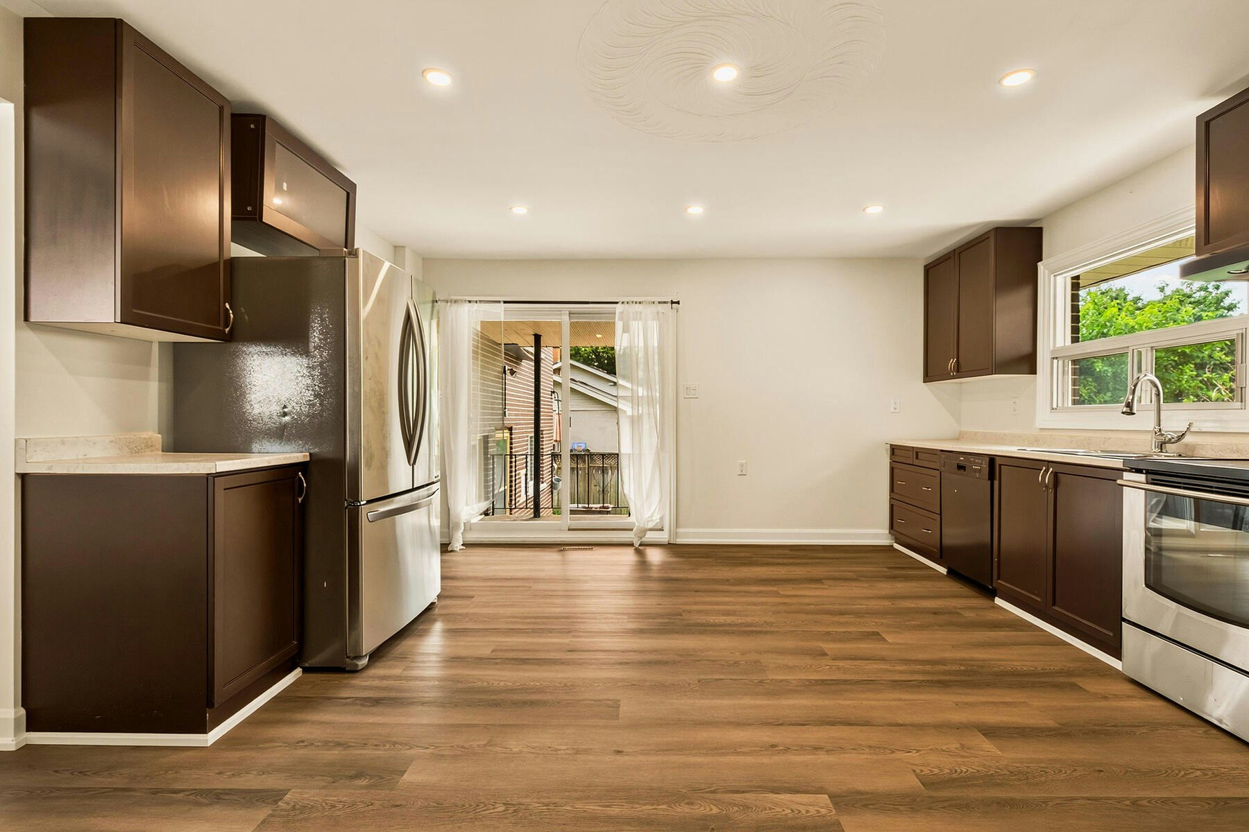 7 Delmar Drive, Hamilton, ON, L9C 1J2 - 24