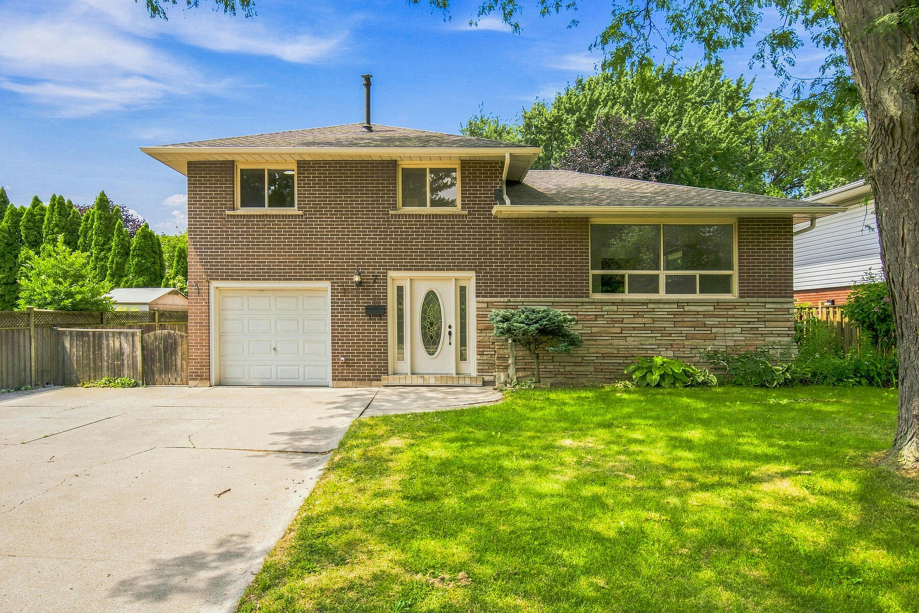 7 Delmar Drive, Hamilton, ON, L9C 1J2 - 3