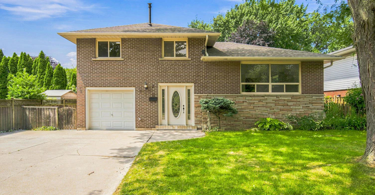 7 Delmar Drive, Hamilton, ON, L9C 1J2 - 3