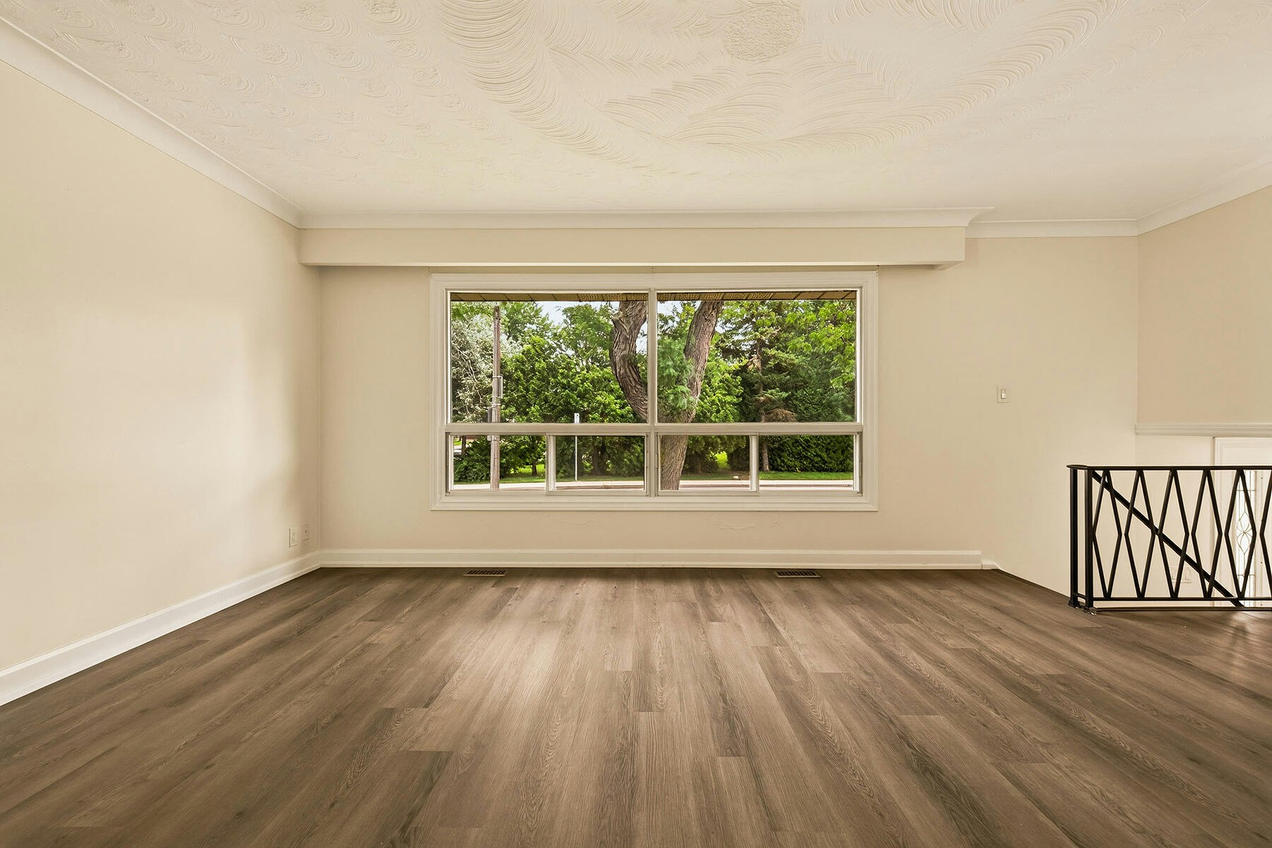 7 Delmar Drive, Hamilton, ON, L9C 1J2 - 12