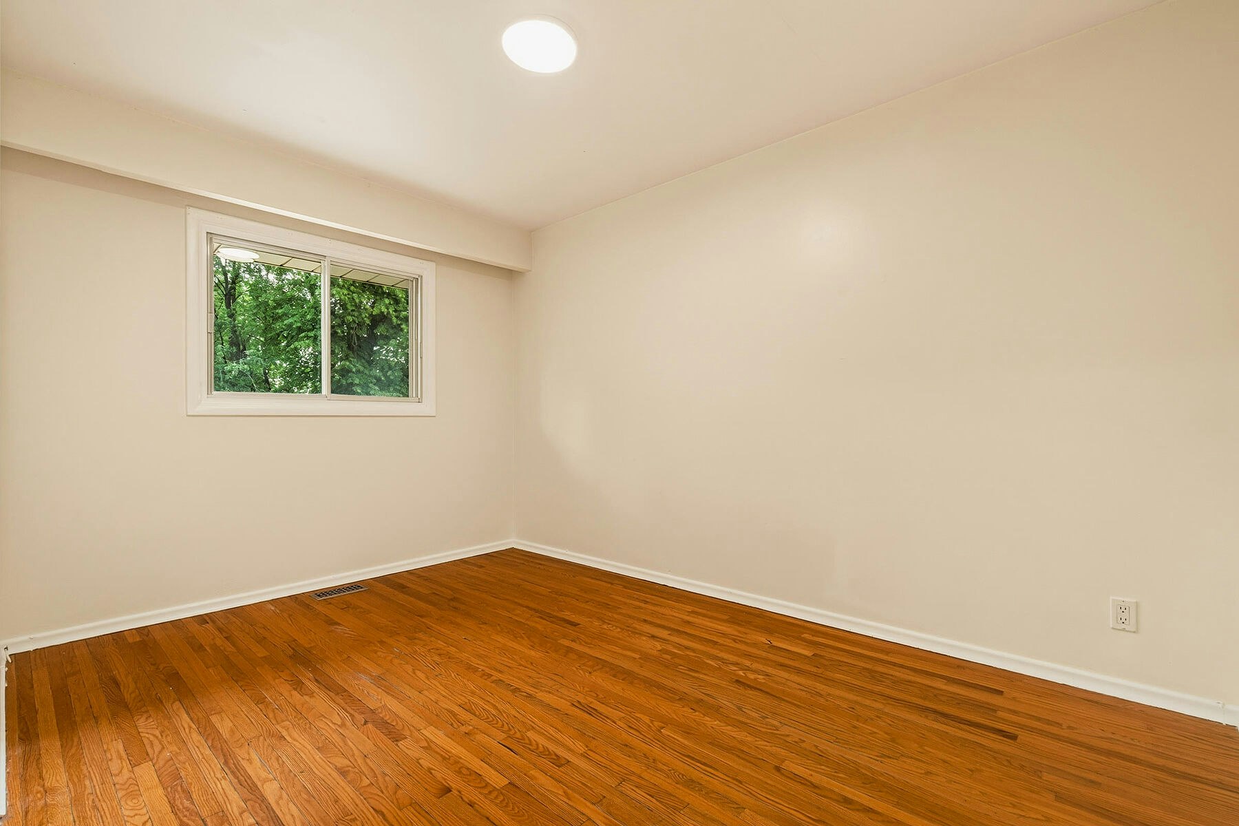 7 Delmar Drive, Hamilton, ON, L9C 1J2 - 31