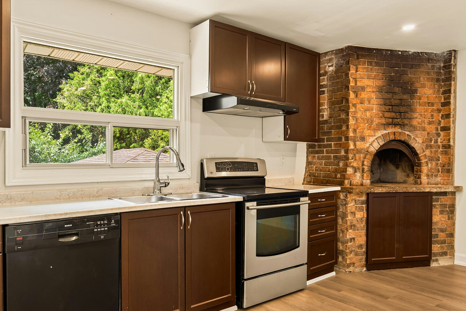 7 Delmar Drive, Hamilton, ON, L9C 1J2 - 22