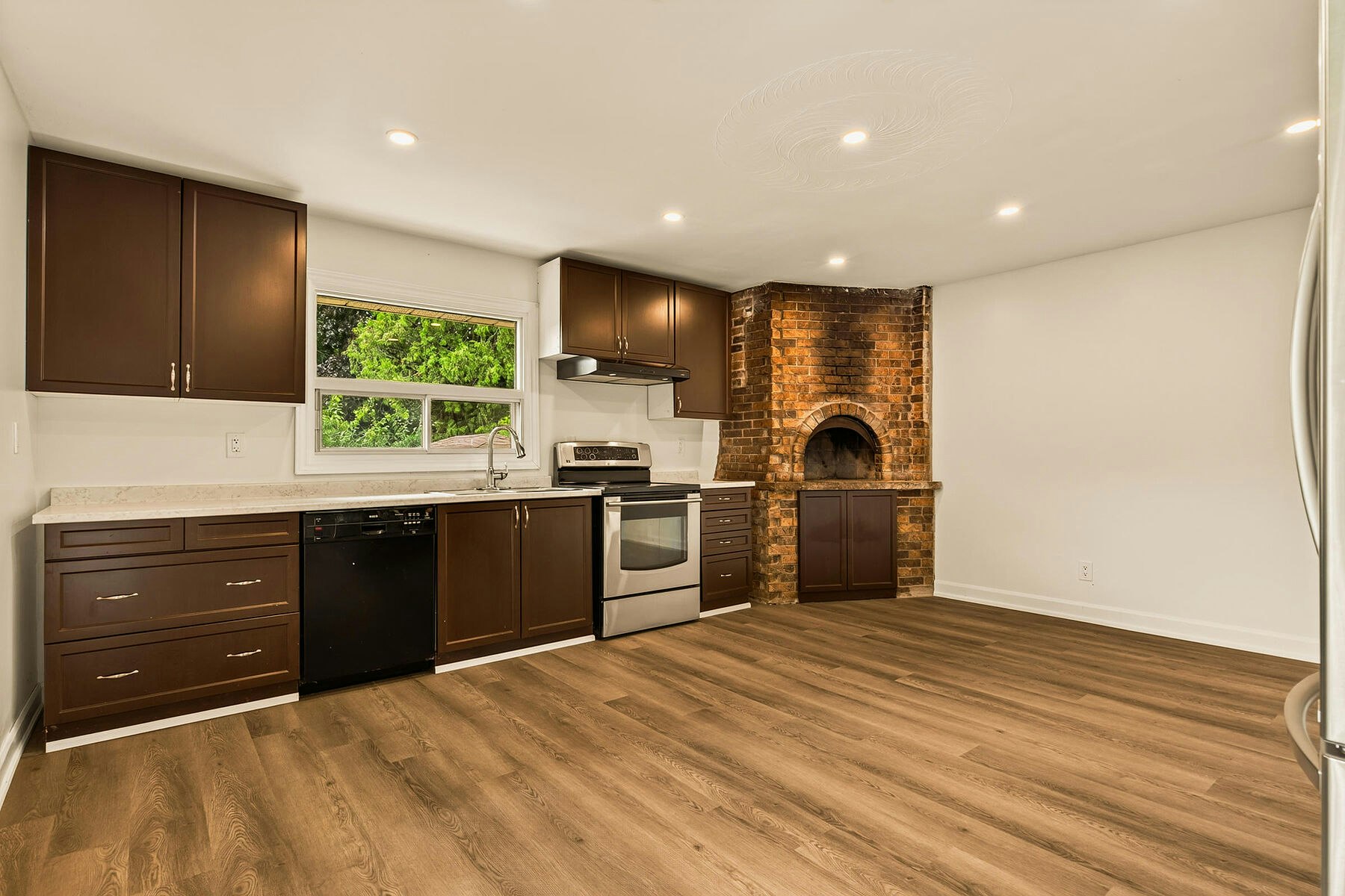 7 Delmar Drive, Hamilton, ON, L9C 1J2 - 19