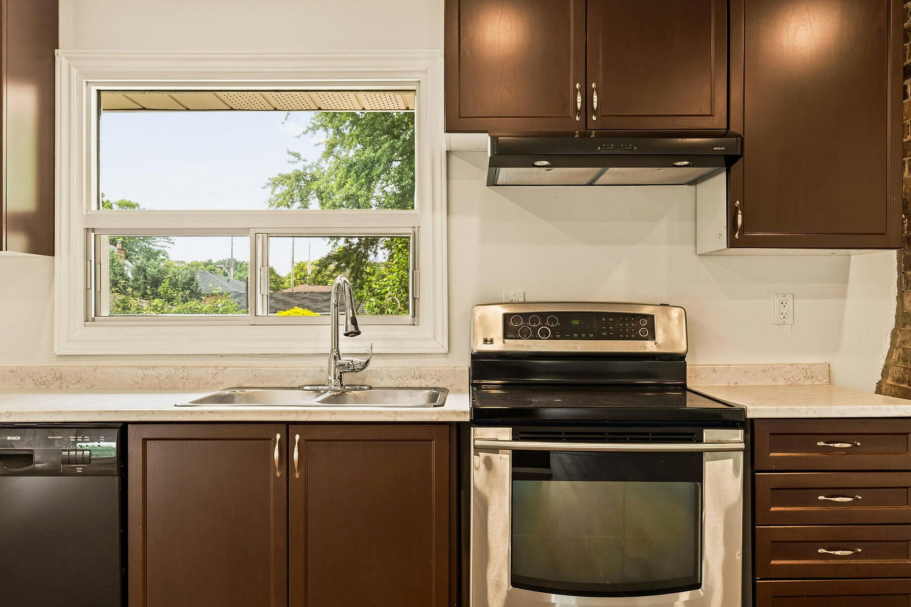 7 Delmar Drive, Hamilton, ON, L9C 1J2 - 21