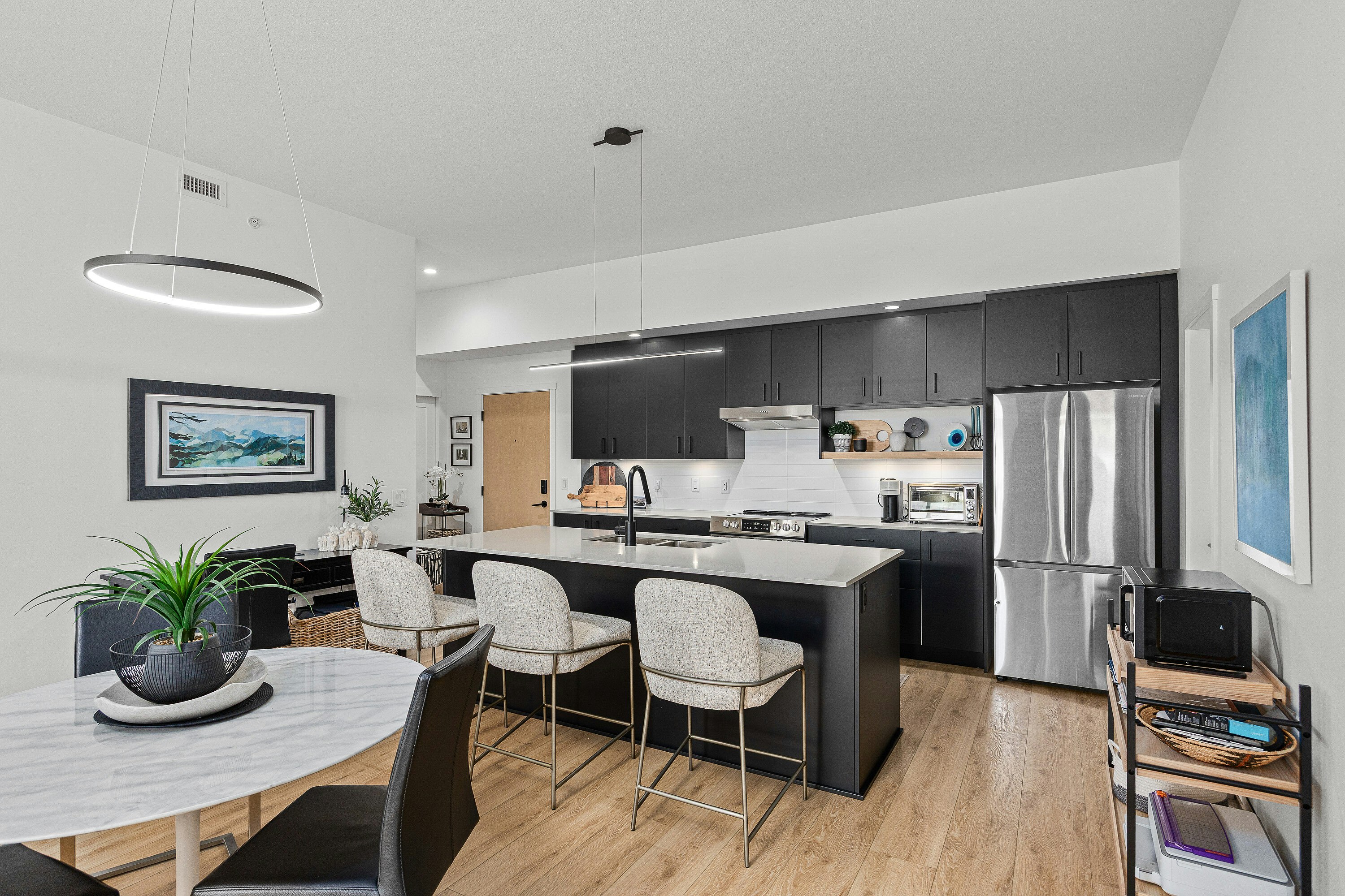 607-660 Cawston Avenue - 5