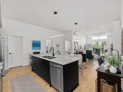 607-660 Cawston Avenue - 4