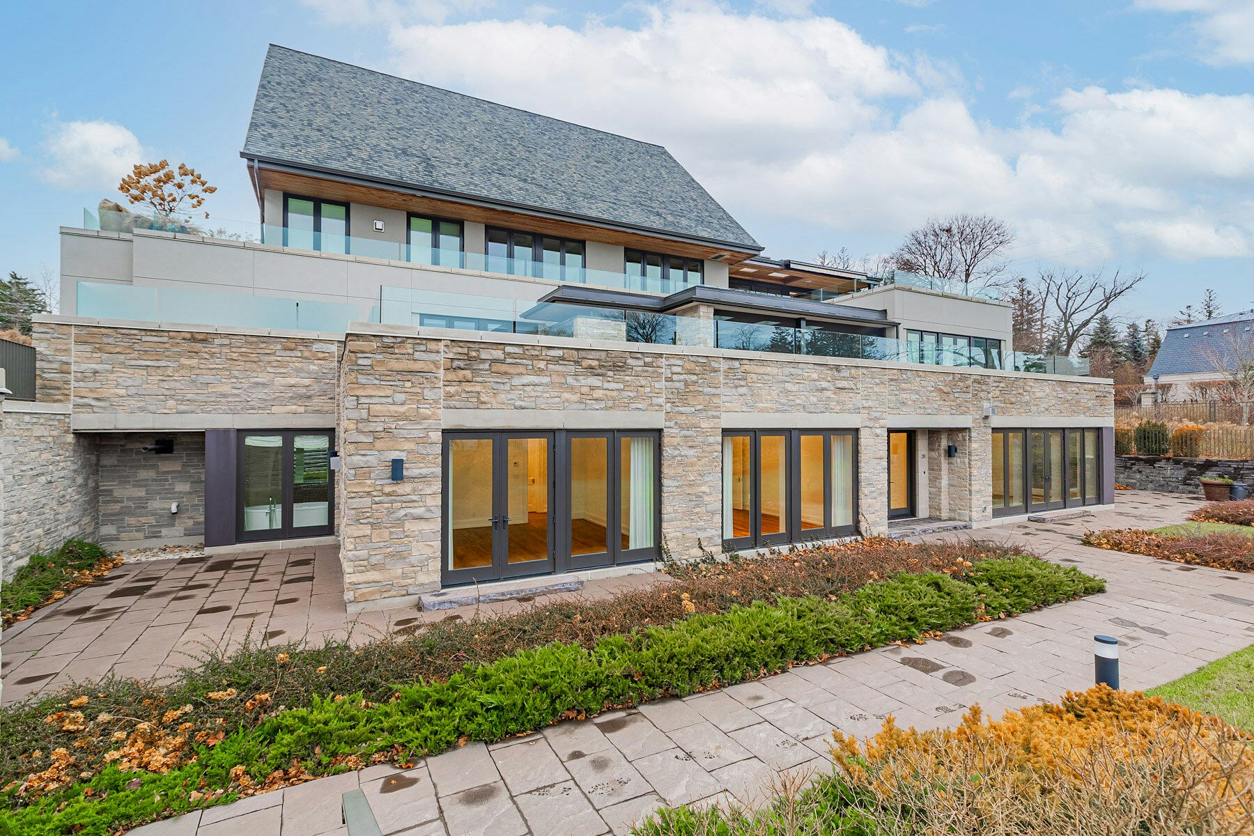 10 Maple Grove 28 Road, Oakville, ON, L6J 0E1 - 2