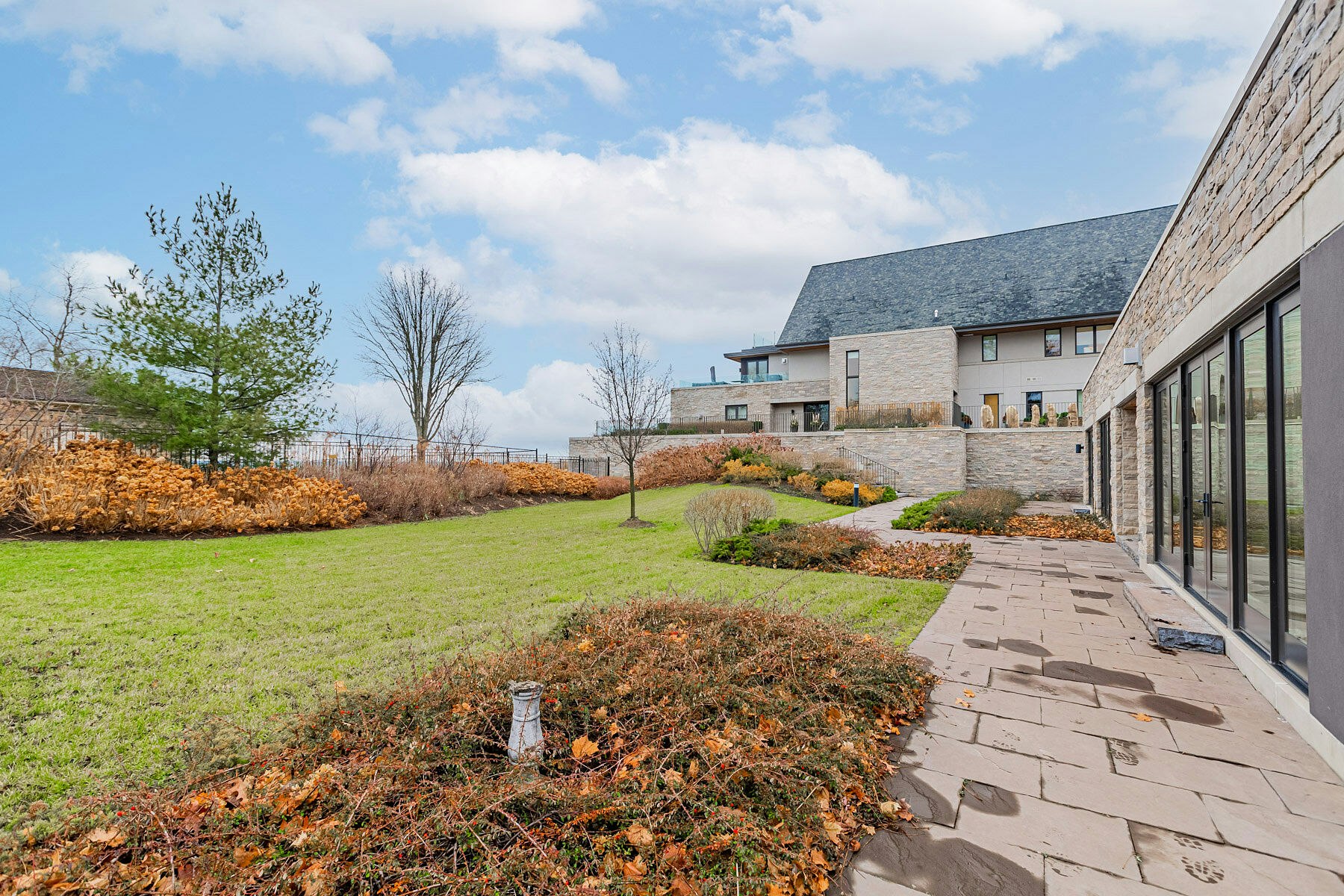10 Maple Grove 28 Road, Oakville, ON, L6J 0E1 - 6