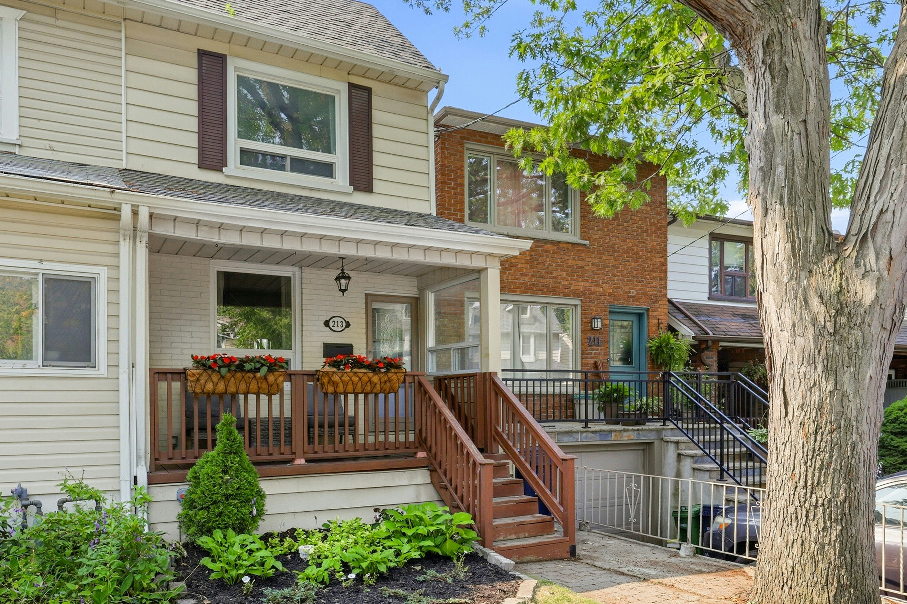 213 Oakcrest Avenue, Toronto, ON, M4C 1B8