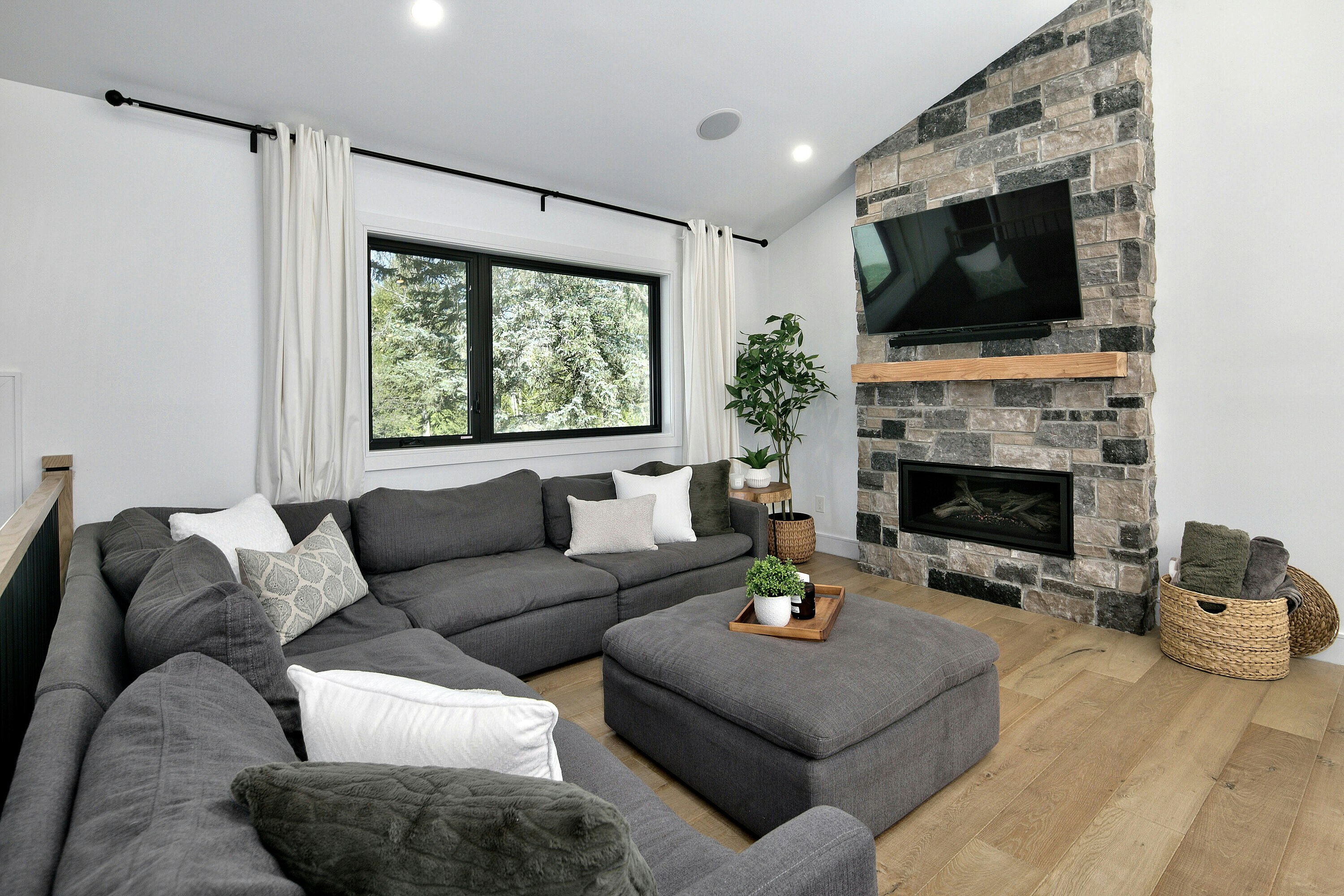 31 Slalom Gate Road, Collingwood, ON, L9Y 5A9 - 9