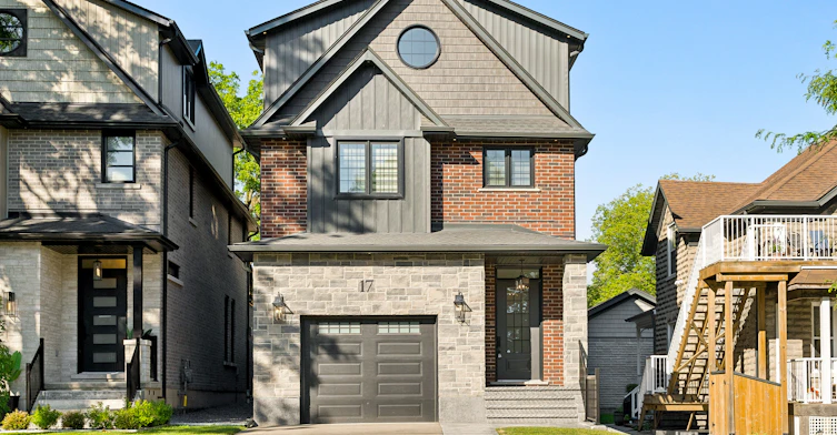 17 Avondale Avenue S, Waterloo, ON, N2L 2B5
