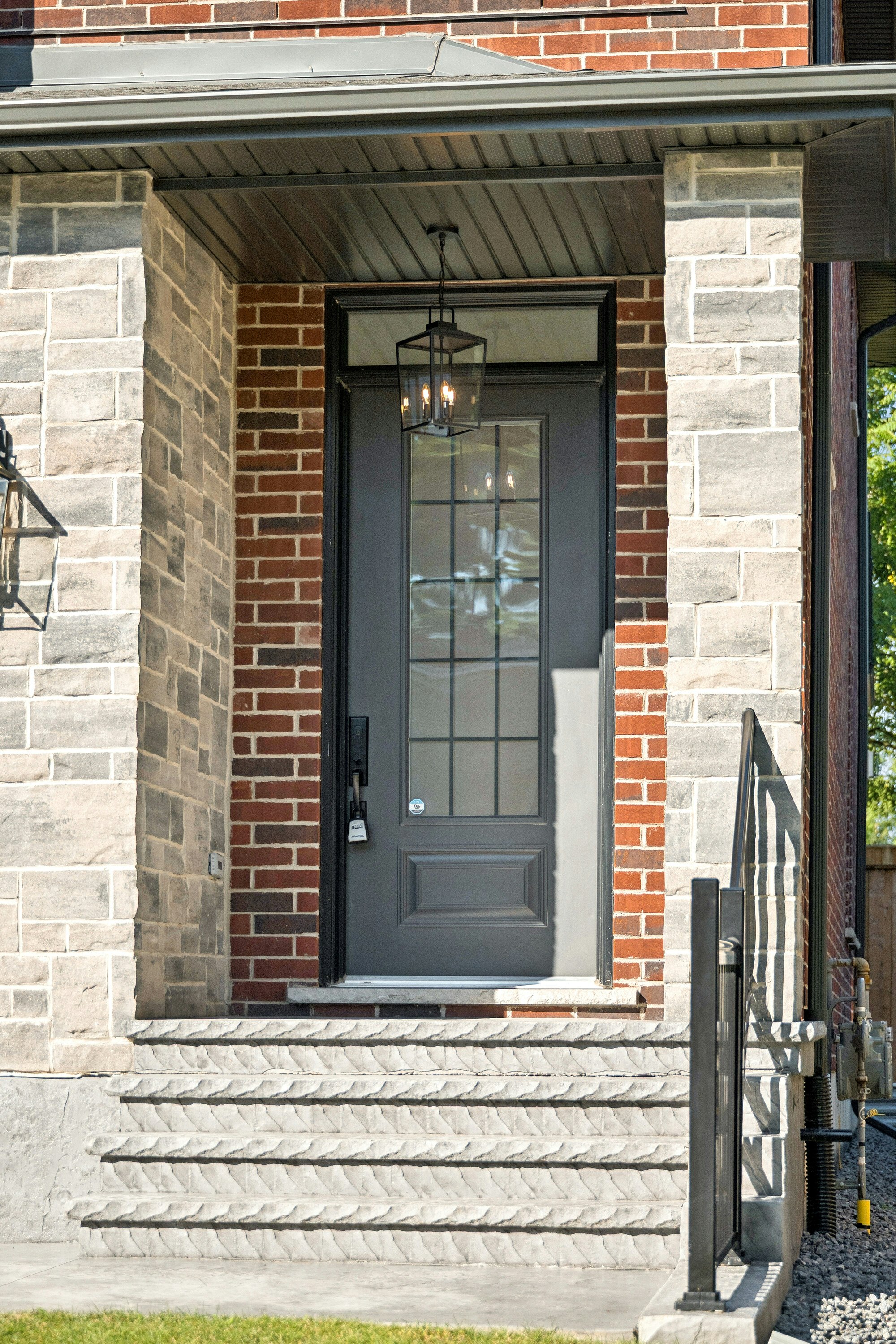 17 Avondale Avenue S, Waterloo, ON, N2L 2B5 - 2