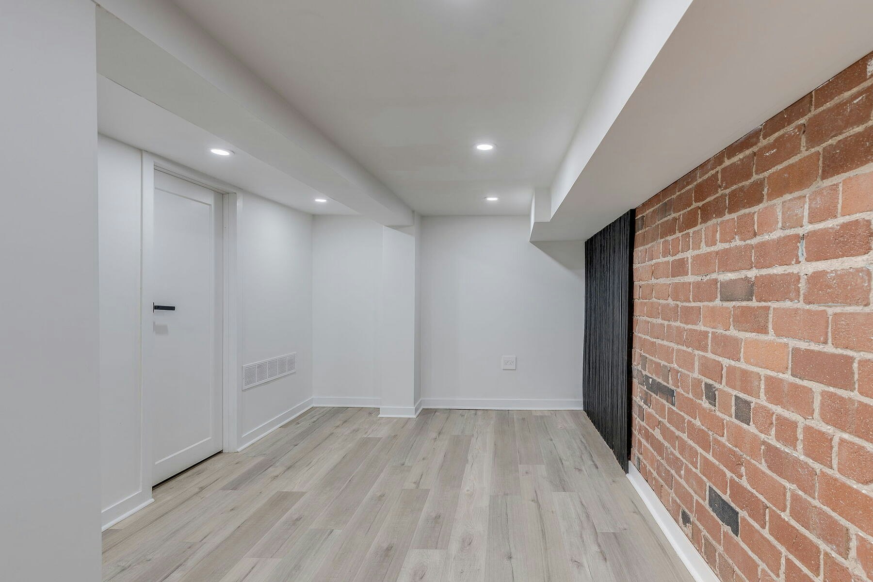 Bsmt-120 Glenlake Avenue, Toronto, ON, M6P 1E5 - 9