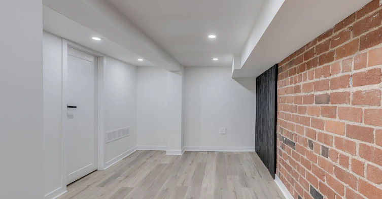 Bsmt-120 Glenlake Avenue, Toronto, ON, M6P 1E5 - 9