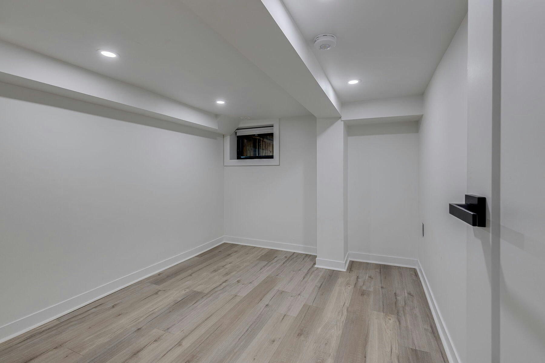 Bsmt-120 Glenlake Avenue, Toronto, ON, M6P 1E5 - 13
