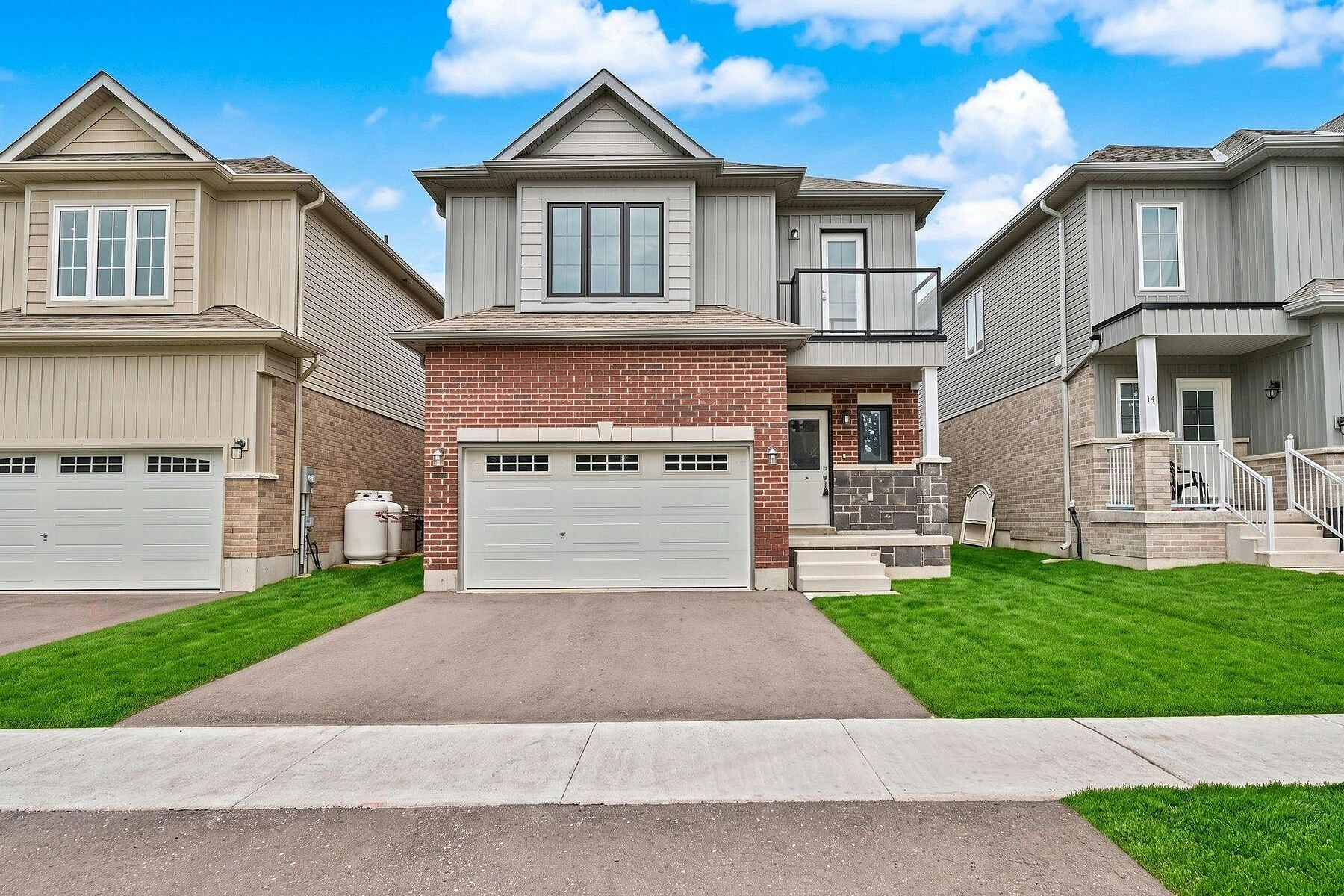 12 Hillcroft Way, Kawartha Lakes, ON, K0M 1A0