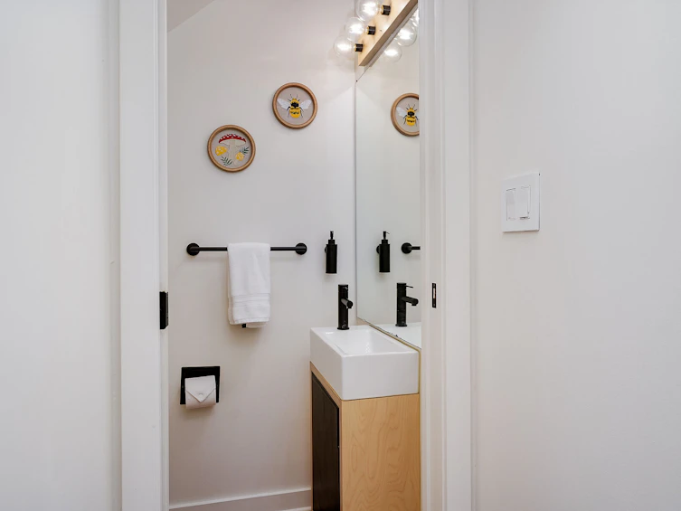 1-532 1/2 Fisgard Street, Victoria, BC, V8W 1R4 - 10