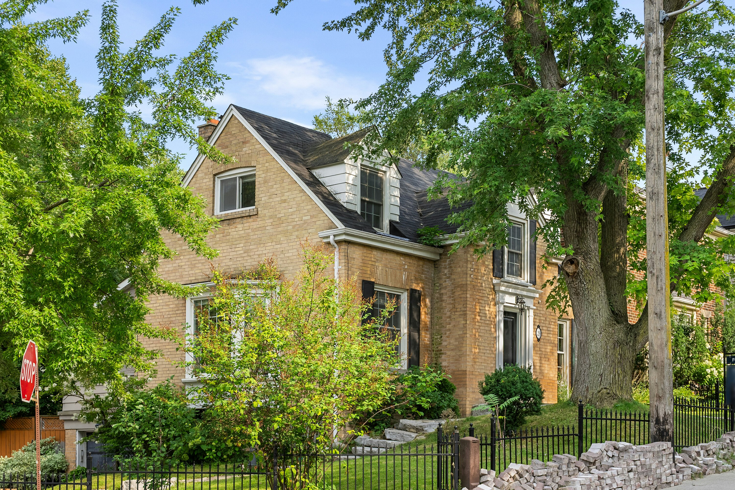 29 Highbourne Avenue, Toronto, ON, M5P 2J1