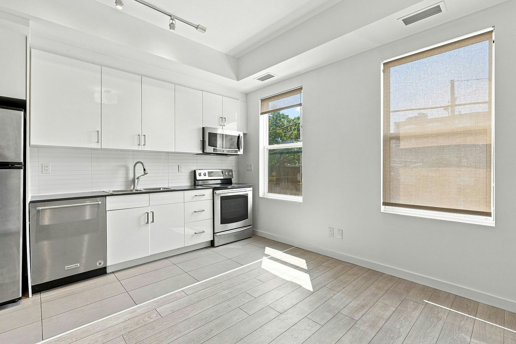 201-433 Parliament Street, Toronto, ON, M5A 3A1