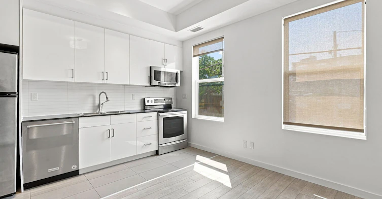 201-433 Parliament Street, Toronto, ON, M5A 3A1