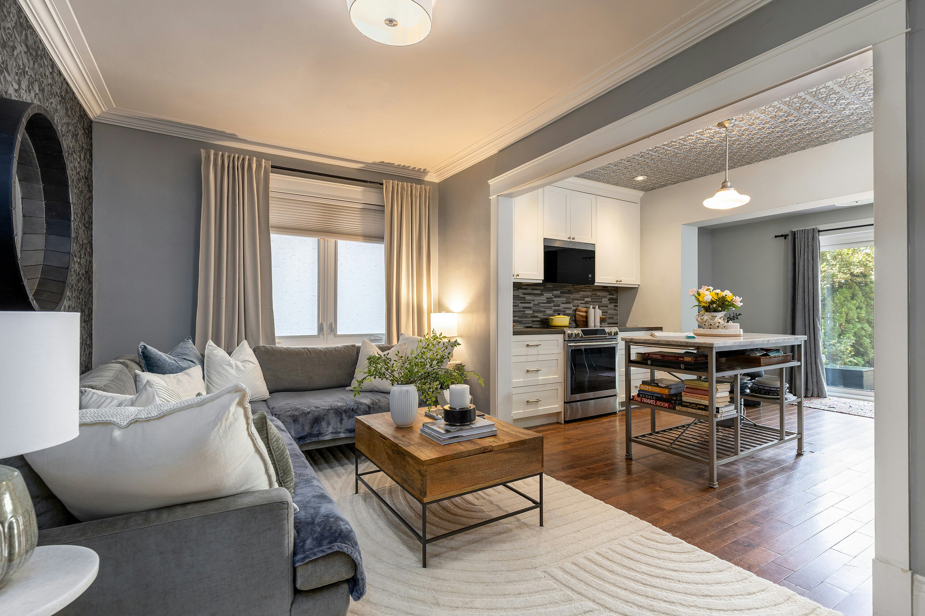 2 Rexford Road, Toronto, ON, M6S 2M3