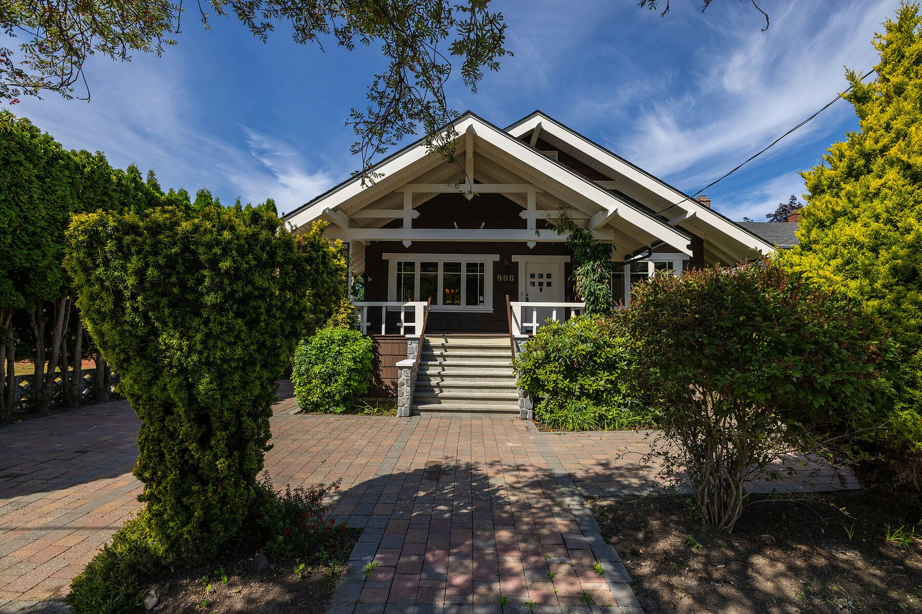 908 Cowichan Street, Victoria, BC, V8S 4E5