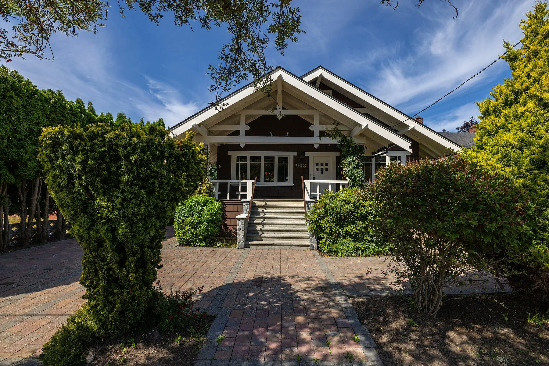 908 Cowichan Street, Victoria, BC, V8S 4E5