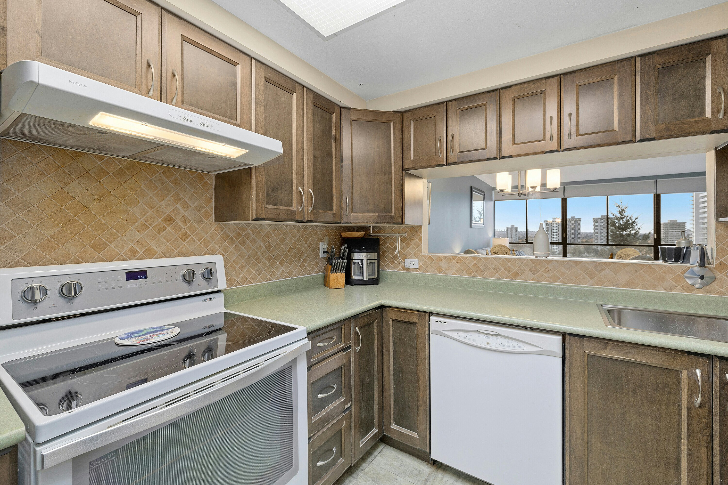 1103-460 Westview Street, Coquitlam, BC, V3K 6C9 - 9