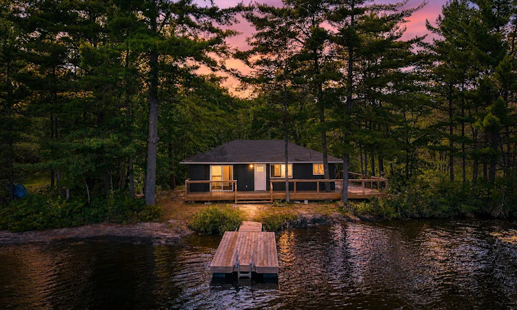 1055 Bank Drive Cottage West