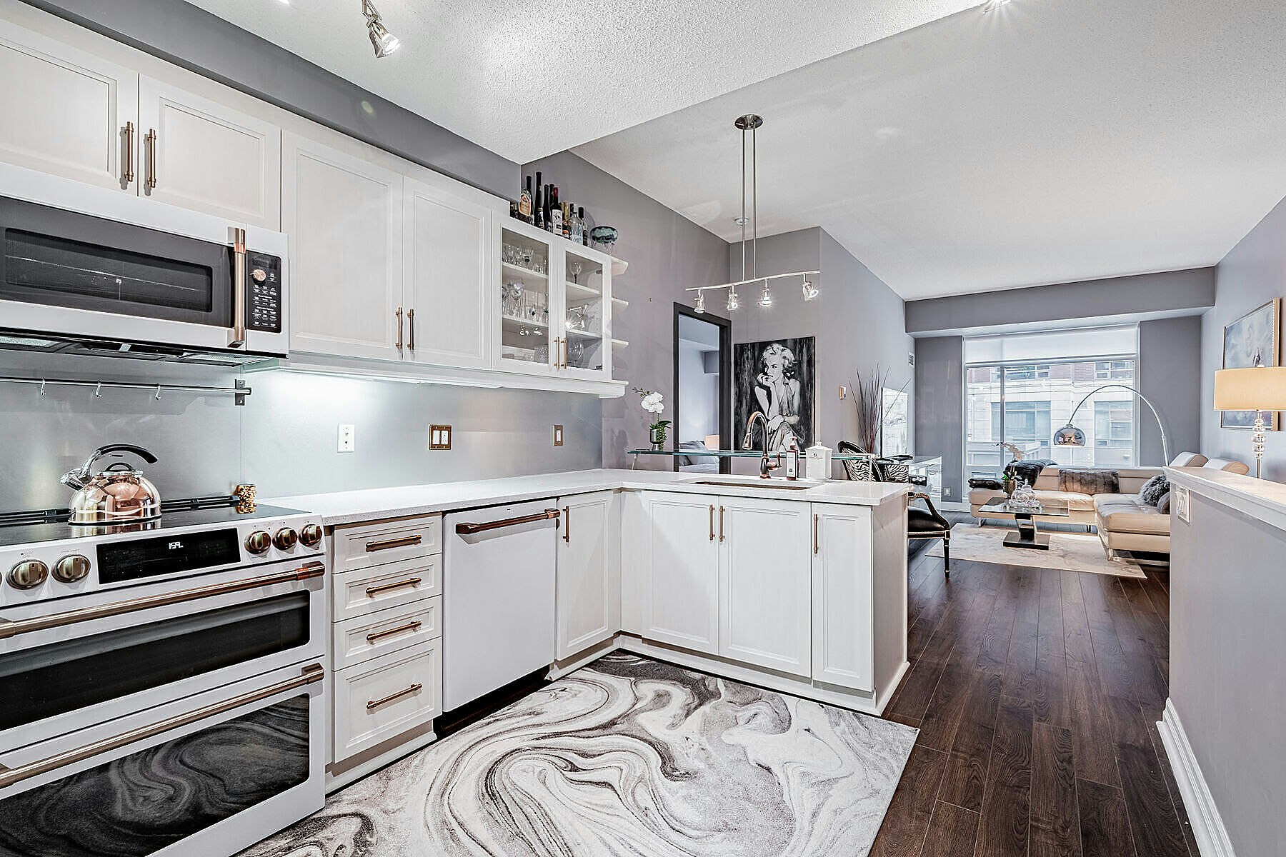 106W UP-500 Queens Quay W, Toronto, ON, M5V 3K8