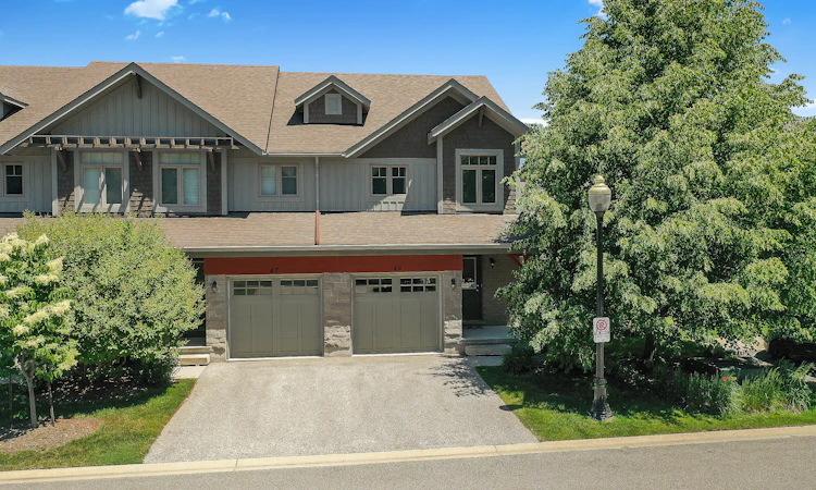 49 Silver Glen Boulevard