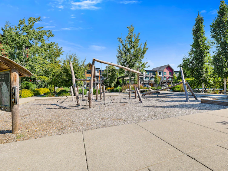 1374 Marinaside Place, Squamish, BC, V8B 1A8 - 5