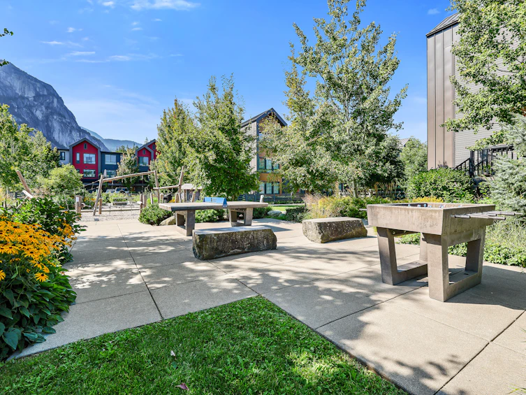 1374 Marinaside Place, Squamish, BC, V8B 1A8 - 11