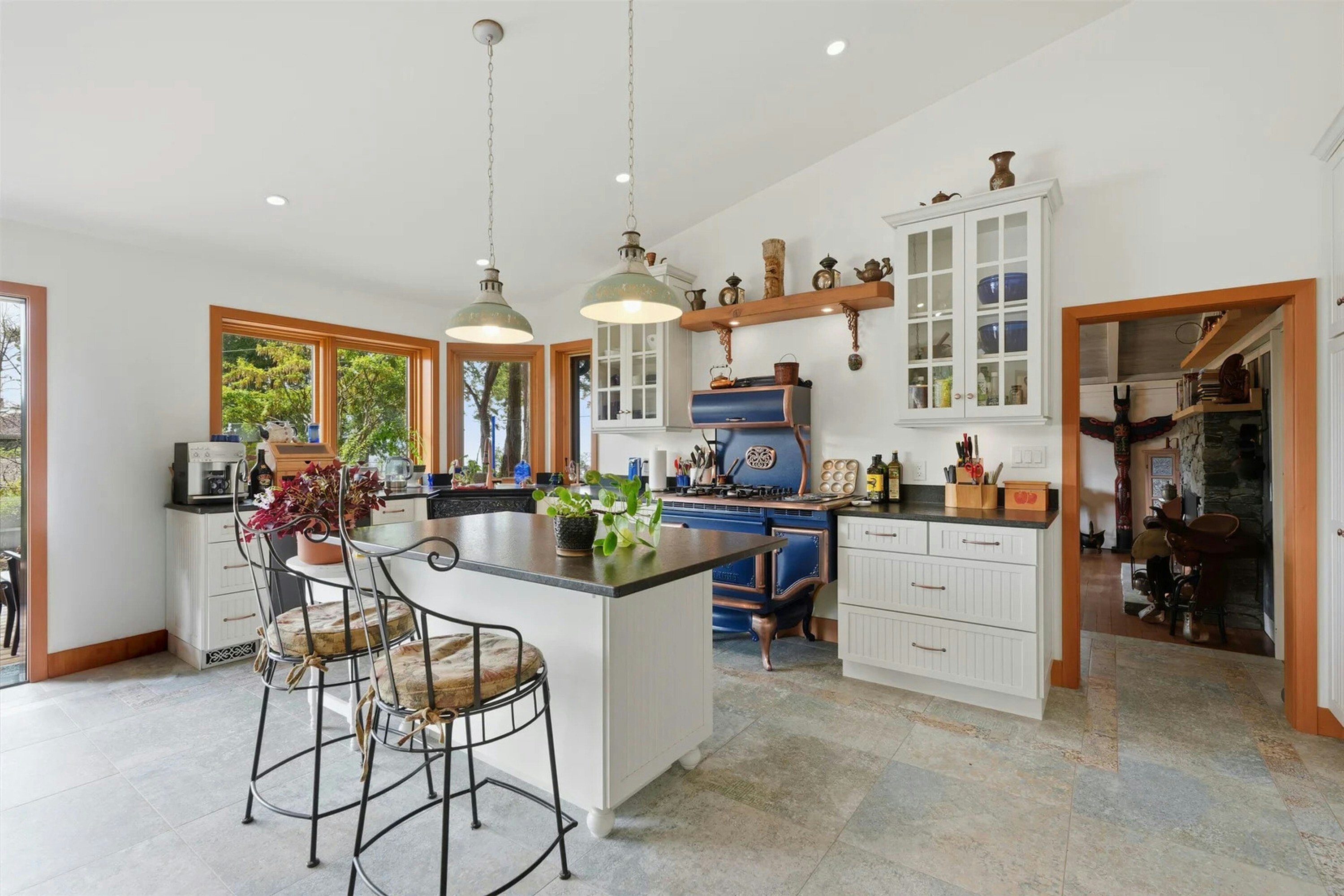 9219 Hydaway Road, Halfmoon Bay, BC, V7Z 1B4 - 9