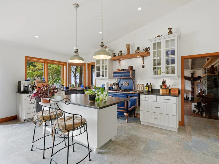 9219 Hydaway Road, Halfmoon Bay, BC, V7Z 1B4 - 9
