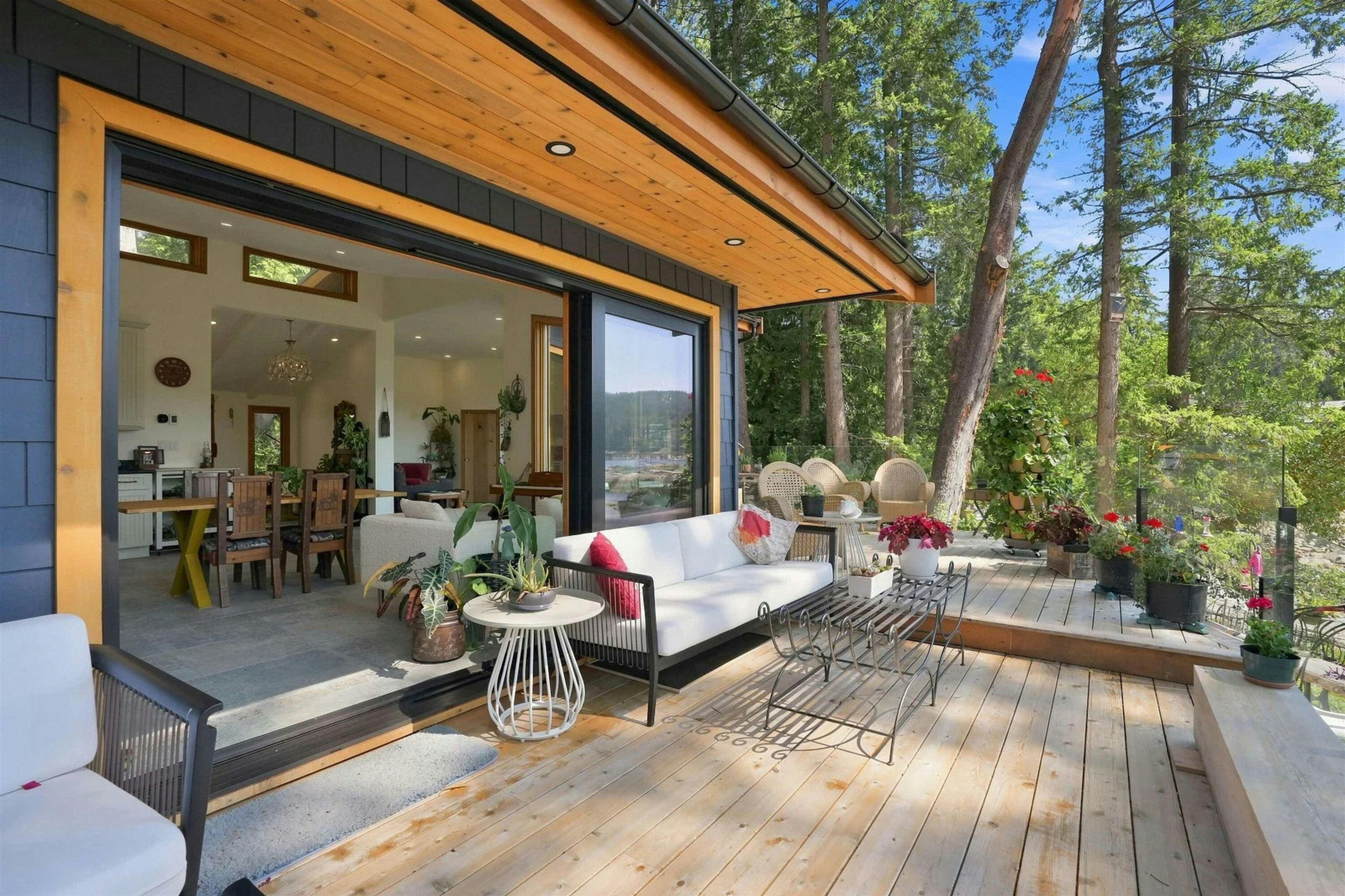 9219 Hydaway Road, Halfmoon Bay, BC, V7Z 1B4 - 6