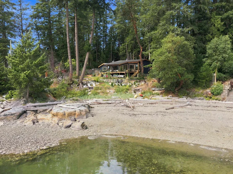 9219 Hydaway Road, Halfmoon Bay, BC, V7Z 1B4