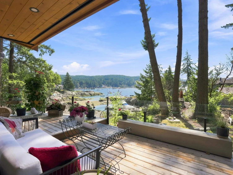9219 Hydaway Road, Halfmoon Bay, BC, V7Z 1B4 - 5