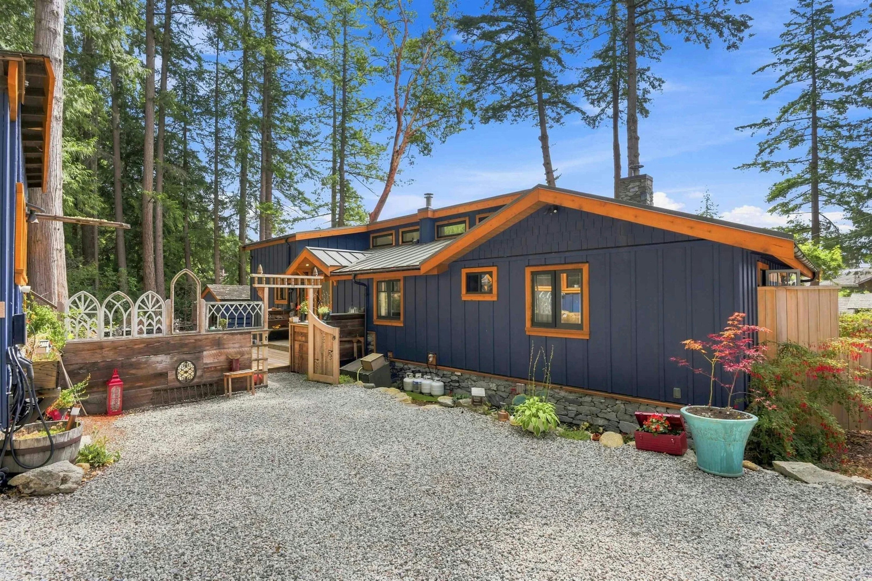 9219 Hydaway Road, Halfmoon Bay, BC, V7Z 1B4 - 7