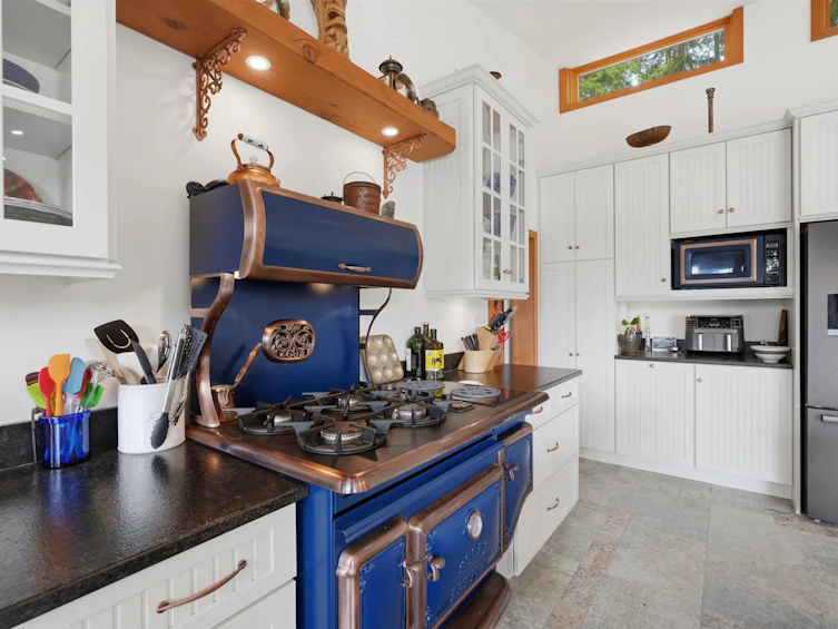 9219 Hydaway Road, Halfmoon Bay, BC, V7Z 1B4 - 12