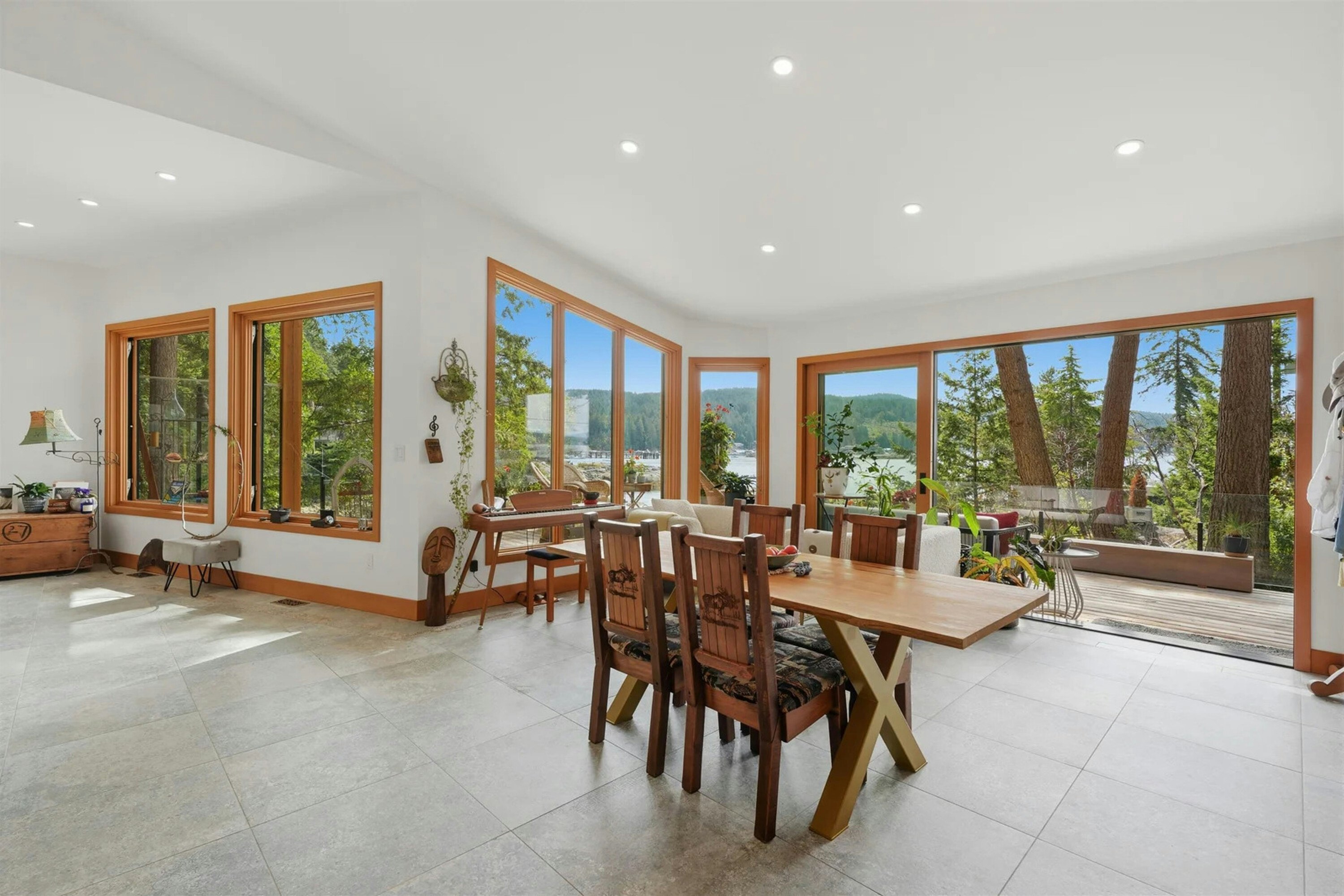 9219 Hydaway Road, Halfmoon Bay, BC, V7Z 1B4 - 18