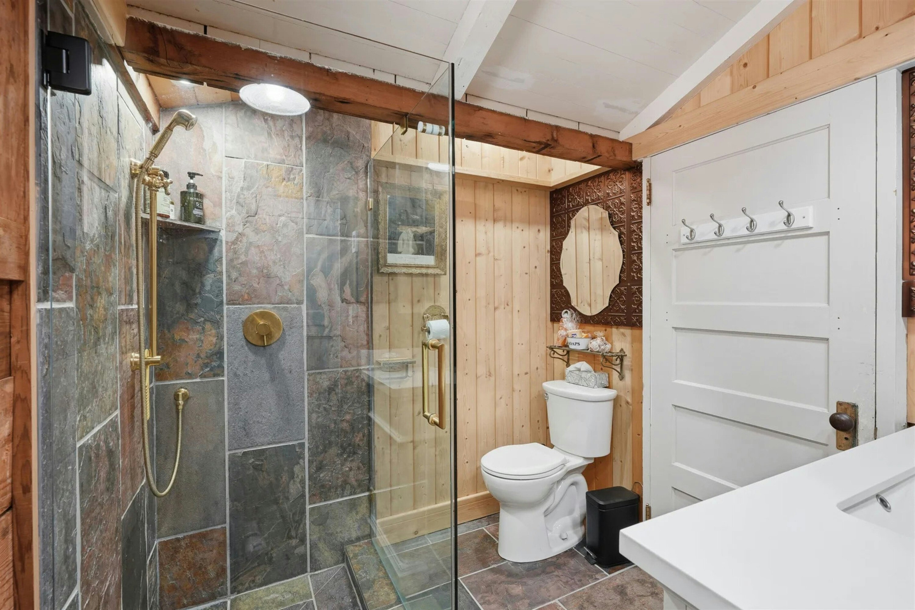 9219 Hydaway Road, Halfmoon Bay, BC, V7Z 1B4 - 22