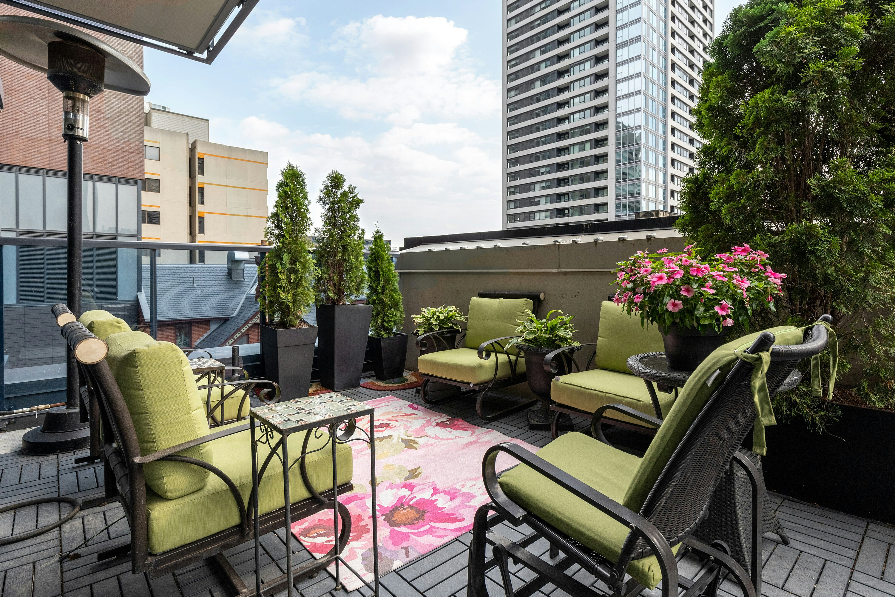 402-28 Linden Street, Toronto, ON, M4Y 0A4